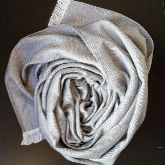 Accessories - Fringed Scarf Grey Chevron